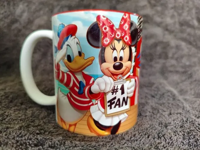  Caneca Disney   Importada Original  em perfeito Estado de colecionador .   