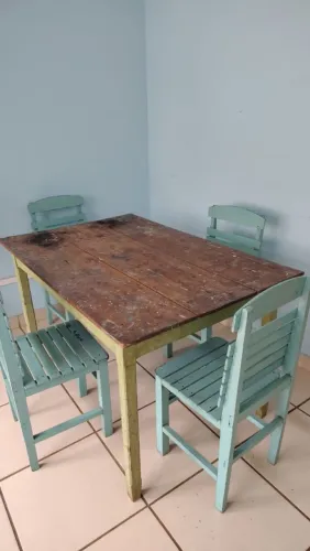 Mesa com cadeiras