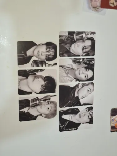Photocards BTS Arirang versão weverse.