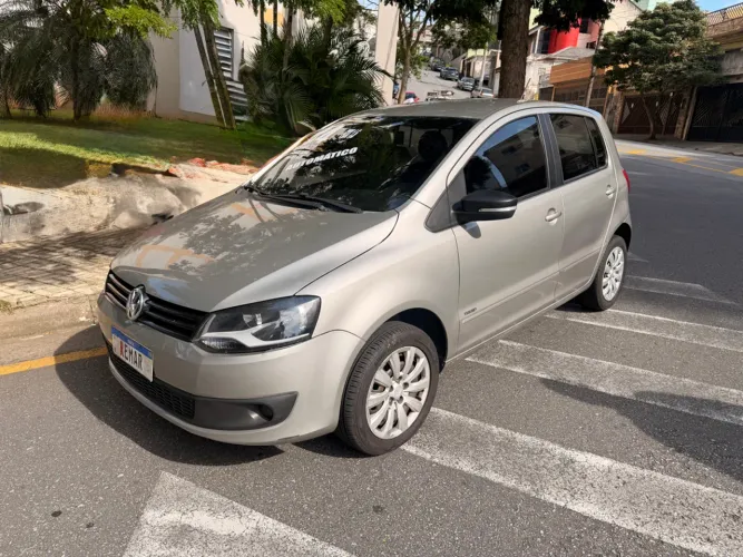 Volkswagen Fox 1.6 MI I Motion Total Flex 8V 5P 2014