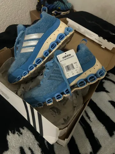 ADIDAS MICROBOUNCE X KERWIN FROST