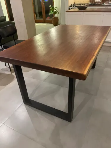 Mesa madeira maciça