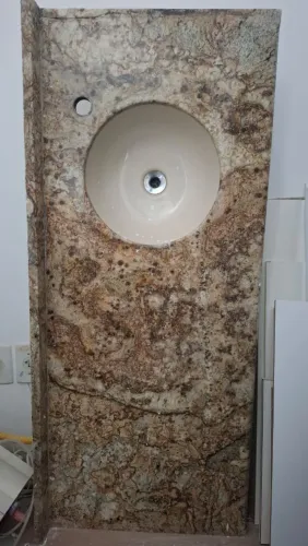Balcão em Granito com cuba de ceraminca