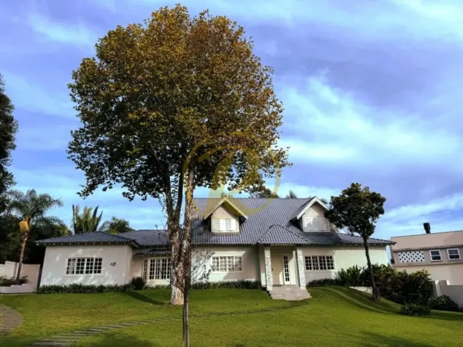 Casa com lago no Condomínio Estância Bom Tempo
