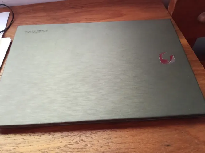 Vende-se notebook positivo