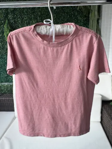 Camiseta Reserva Infantil Listrada Vermelha e Branca Tamanho 6 anos
