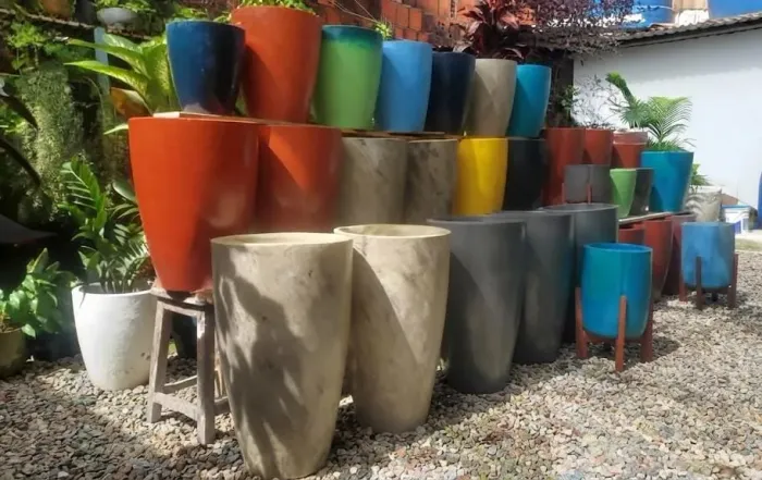 Vasos jarros de cimento pintados