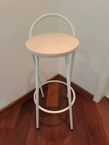 KIT COM 2 BANQUETAS BISTRÔ BRANCAS - ESTILO CLEAN