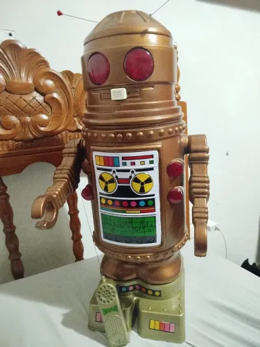 Vendo robo Arthur da década 79 a 80