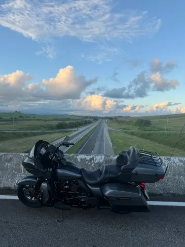 ROAD GLIDE LIMITED 2021 com ACESSÓRIOS WING CUSTOM