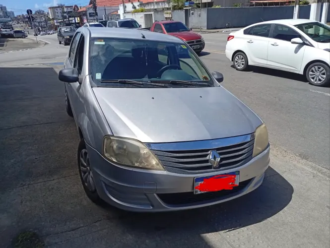 Renault Logan Authentique Hi-flex 1.0 16V 4P 2012