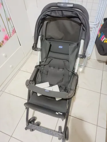 Carrinho de bebê, da Chicco