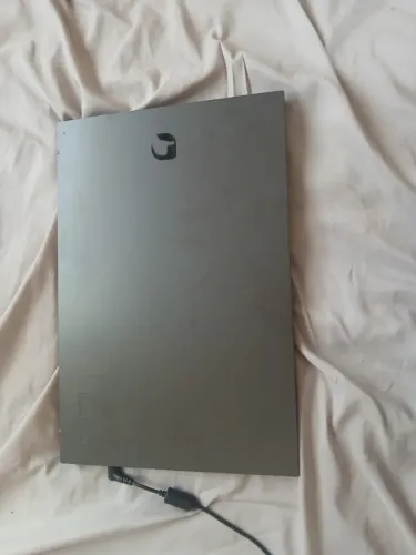 Vendo um notebook novo com 3 meses de uso de 2.000 a 1.500.