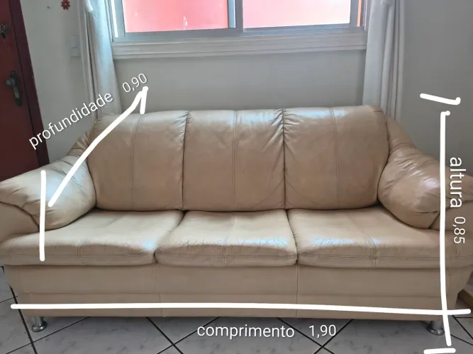 Sofá 3 lugares couro legítimo bege