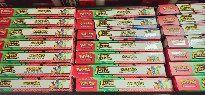 Pokemon - case com 6 box de Herois Excelsos Parceiros Iniciais em PT