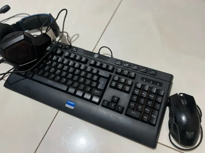 Kit gamer completo RGB (teclado dazz + headseat HP + mouse)