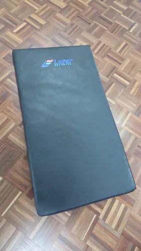 Colchonete Preto 94 X 51 Impermeável Academia Ginástica Yoga Fit Multifuncional Reforçado