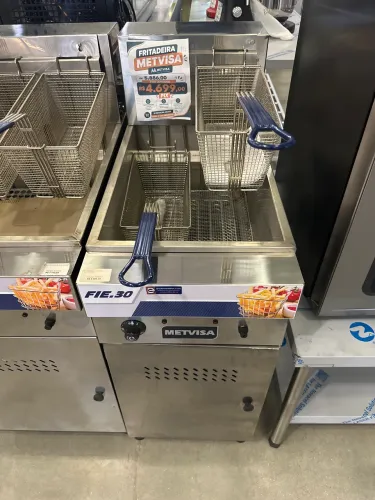 Fritadeira elétrica água e óleo 30L trifásica 380V - metvisa