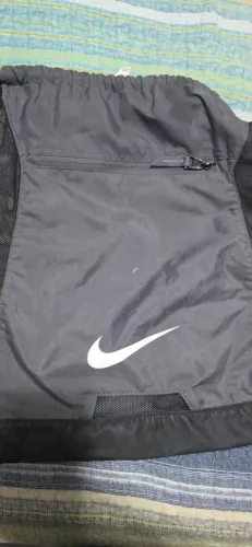 Mochila cordão Nike preta e cinza