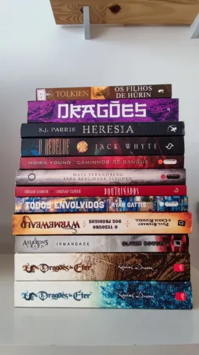 Livros de Ficção e Fantasia - Preços Variados