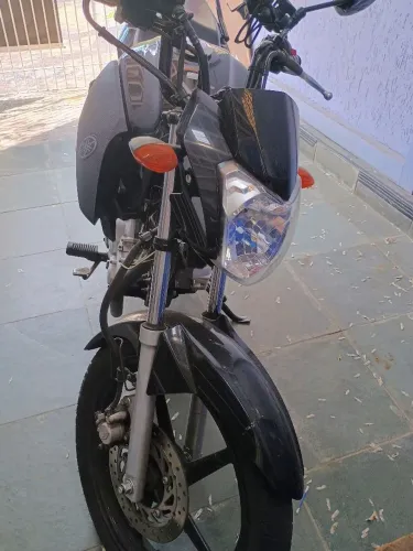 Vendo moto em perfeito estado 