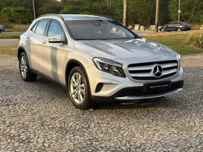 Mercedes-Benz GLA 200 Adv. 1.6/1.6 TB 16V Flex Aut. 2016