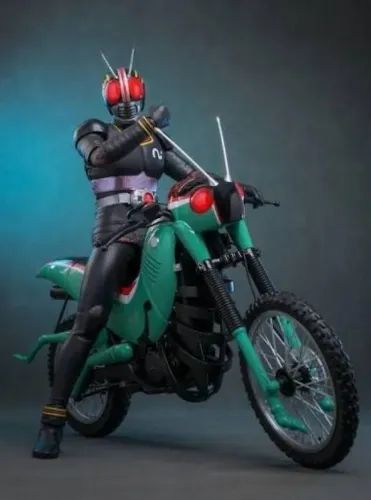 Kamen Rider Black + Battle Hopper HOT TOYS ( MOTO )