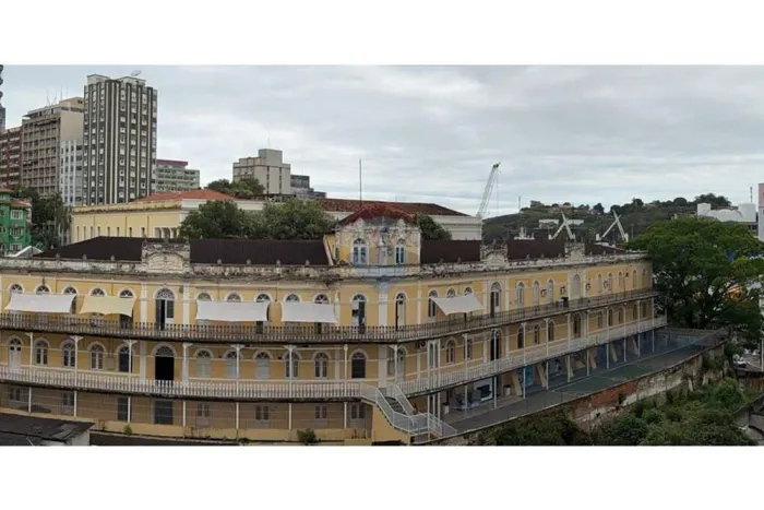 Sala comercial com vista panorâmica e portaria 24h