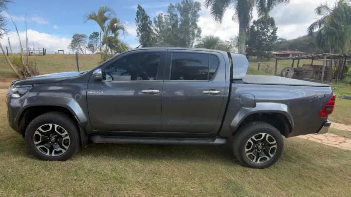 Toyota Hilux CD SRX Plus 4X4 2.8 TDI Die. Aut. 2025
