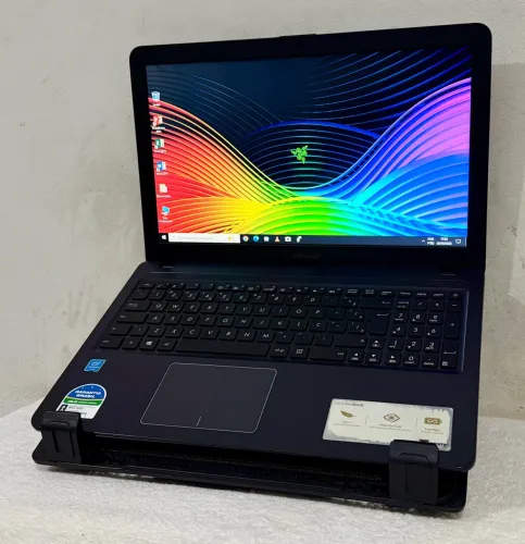 Notebook Asus da 8 Geração com SSD 120GB e 4GB DDr4, Telão de 15.6 Antireflexiva