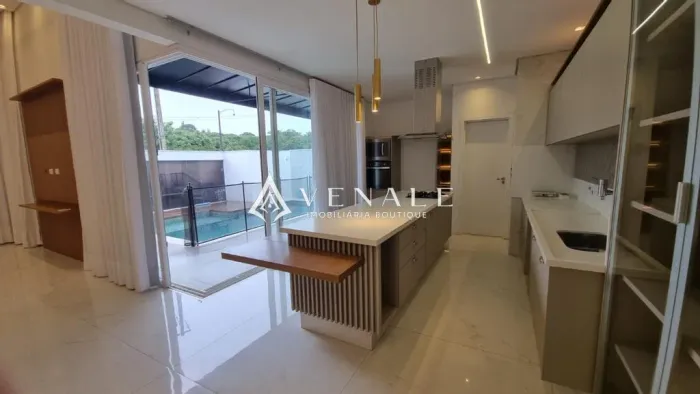 Casa à venda em Maringá, Chácaras Aeroporto, com 3 suítes, com 242 m², Condomínio Ecogarde