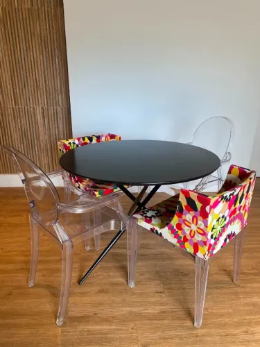 Mesa de Jantar Redonda 100 cm com 4 Cadeiras de Design