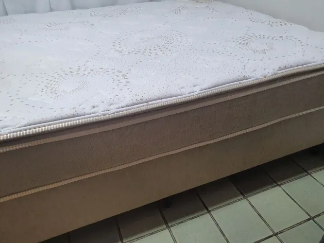 Cama Box Queen