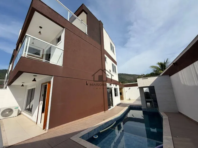 Casa com Piscina, Sauna e Espaço Gourmet no Bairro Peixoto Itaipu; 3 Quartos, 1 Suíte