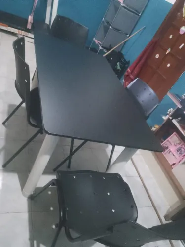 Sala de jantar de mármore c 4 cadeiras. Faço a entrega!