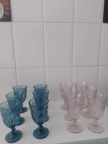 Vendo 2 conjuntos de taças!