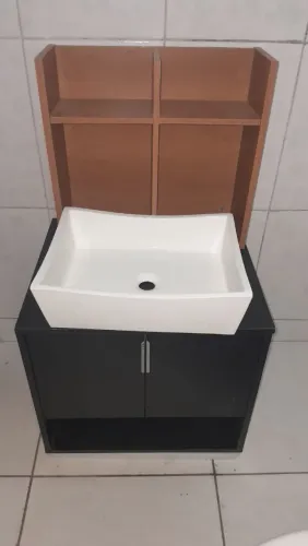 Vendo gabinete de banho com nincho e a cuba