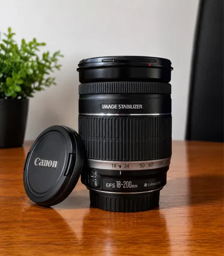 Lente Canon EF-S 18-200mm f/3.5-5.6 IS (Image Stabilizer)