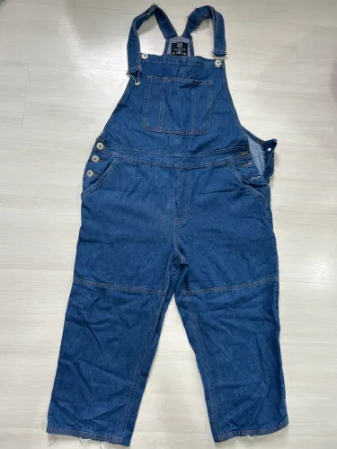 Jardineira Jeans