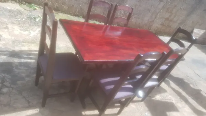 MESA DE MADEIRA