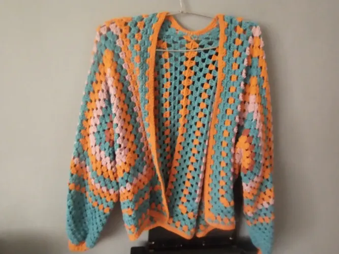 Casaco de luxo em crochê feito com linha amigurume 100%algodao