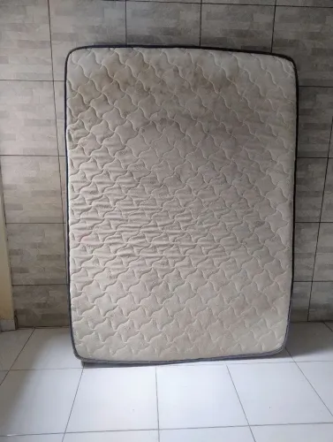 Vendo cama box casal e colchão