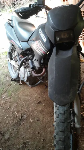 Vendo bros com motor de 200 moto revisões feitas recentemente somente venda."*