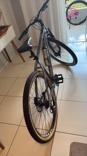 Vende essa bicicleta toda original