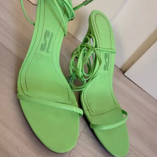 Vendo esse salto Santa Lola original 