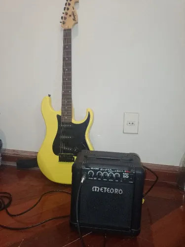 Guitarra Memphis MG32 mais caixa amplificadora meteoro