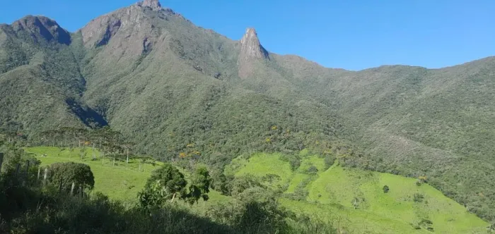 Maravilhoso Sítio de 32 Alqueires nos Pés do Pico dos Marins!!! Piquete/SP