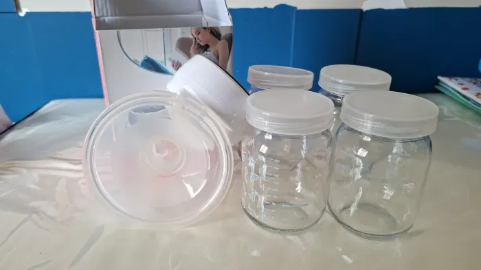 Bomba extratora + Frascos para leite materno