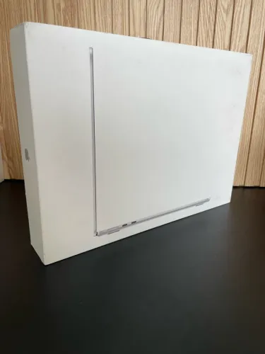 MacBook Air M5 16/512GB Silver - Lacrado
