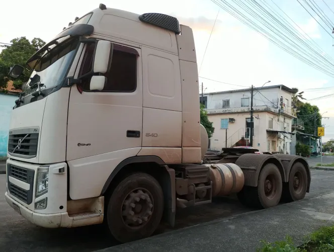 Vende se caminhão volvo FH 540 traçado 6x4